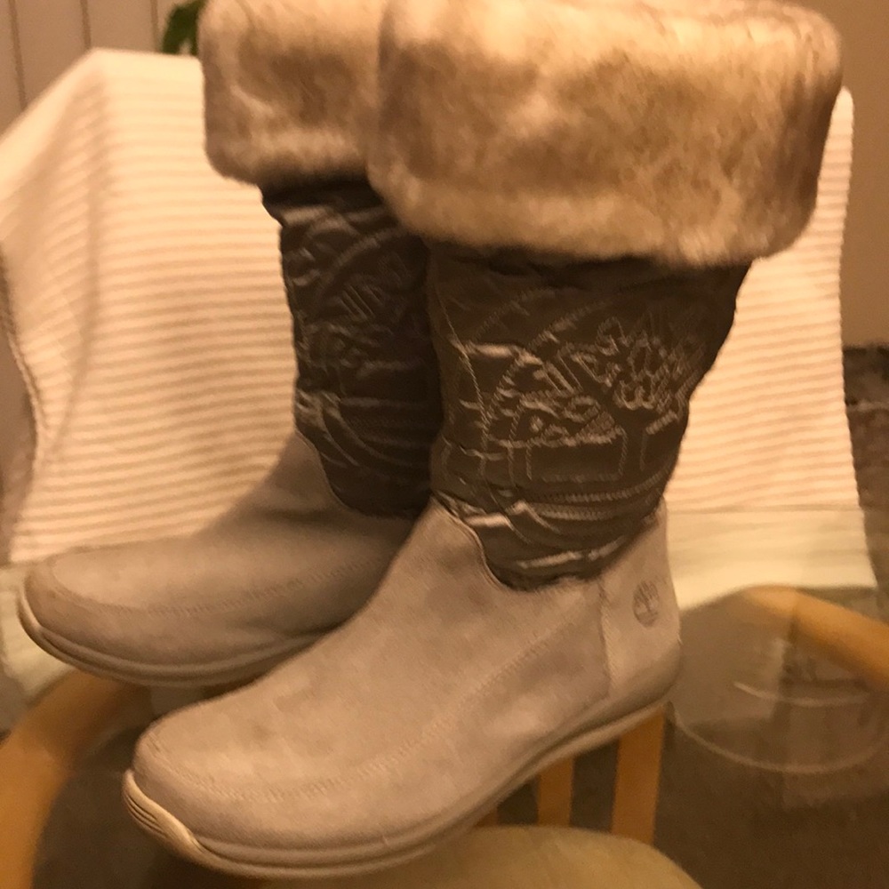 Gray suede W/fur boots